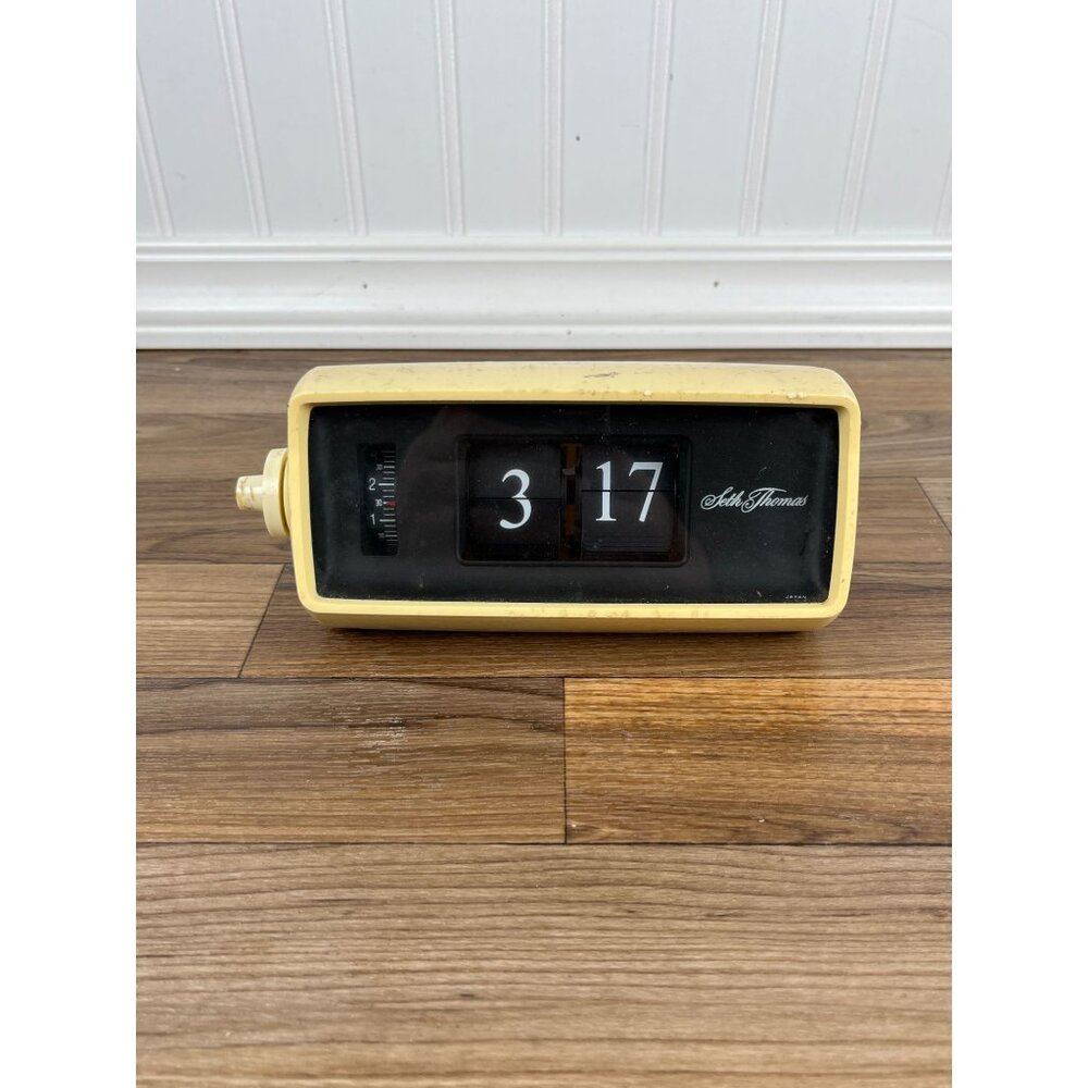 Vintage Seth Thomas Speed Read Lite Flip Alarm Clock 813 Model 0813 White Works!